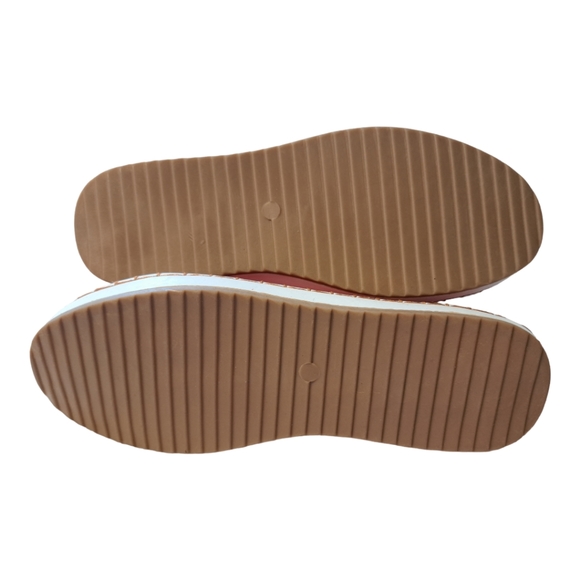 Slip On Sneaker W/ Tassels Size 40 - Picture 4 of 11